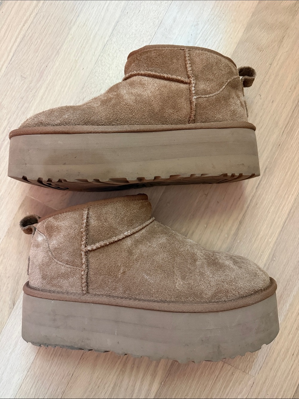 UGG Platform Suede Clog - Chestnut